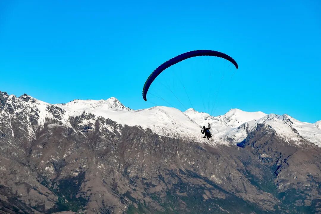 世界最孤独的国家，方圆1600公里没有邻国，一年放假140天，钱多到花不完，风景美如天堂