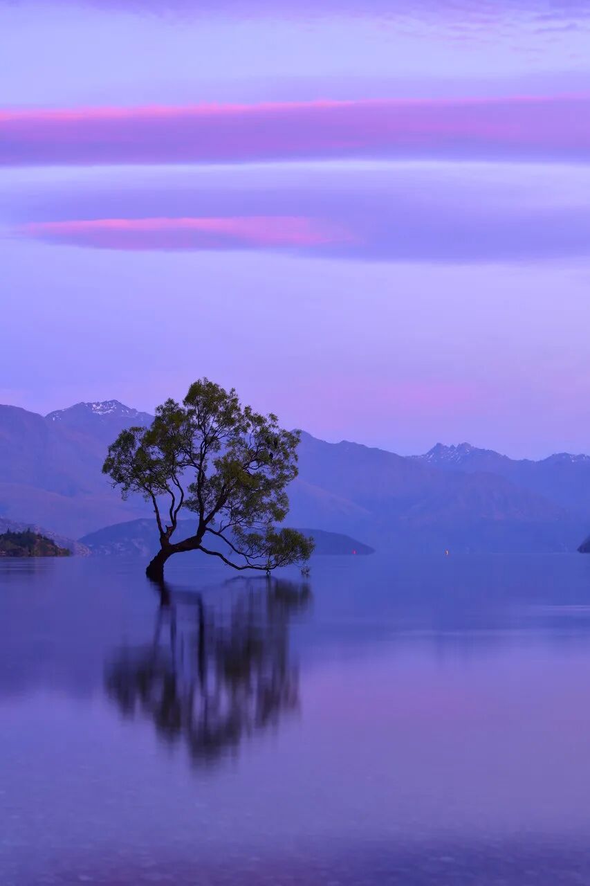 世界最孤独的国家，方圆1600公里没有邻国，一年放假140天，钱多到花不完，风景美如天堂