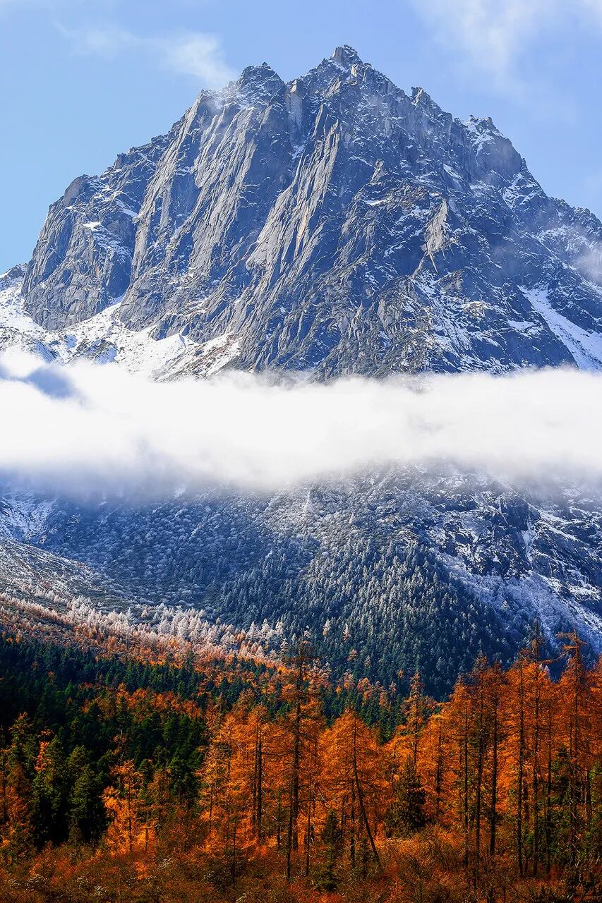 中国秋景0差评的小县城，不输九寨，红叶林是北京香山的180倍，浓缩了整个川西的精华，美疯！
