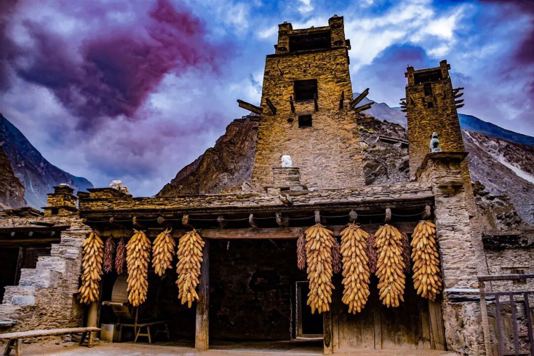 中国秋景0差评的小县城，不输九寨，红叶林是北京香山的180倍，浓缩了整个川西的精华，美疯！