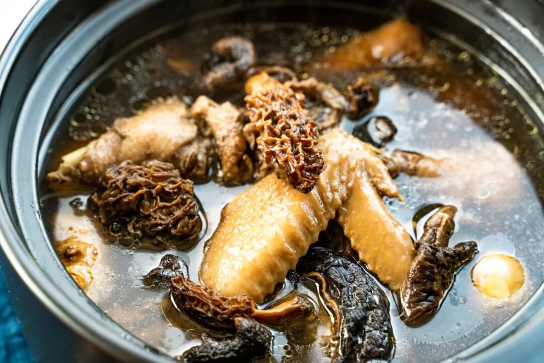 中国秋景0差评的小县城，不输九寨，红叶林是北京香山的180倍，浓缩了整个川西的精华，美疯！