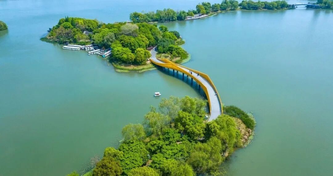 江苏“最小”的城市，面积只有苏州的1/2，比苏州浪漫，比杭州安逸，美到辛弃疾都赞不绝口！