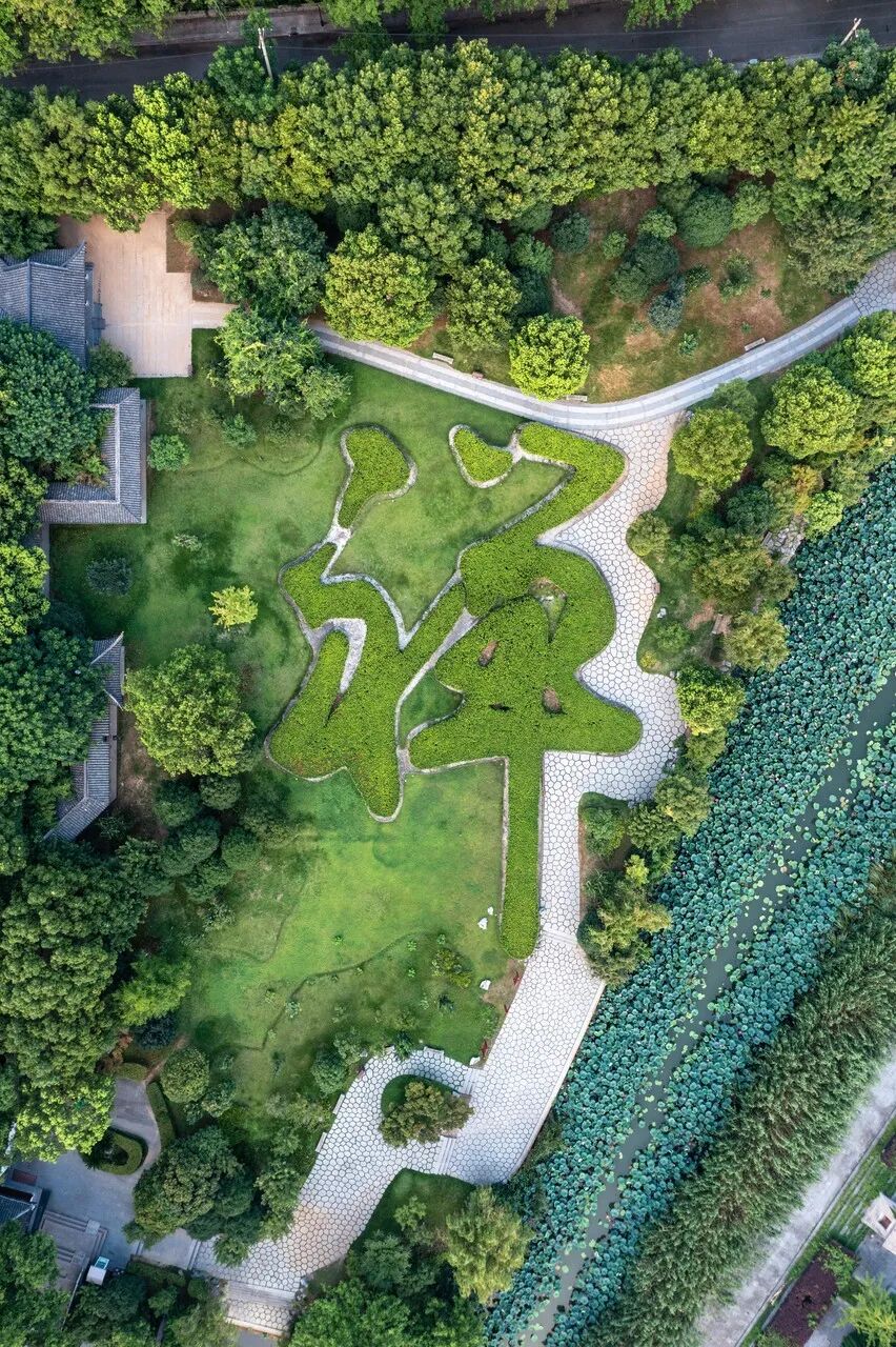 江苏“最小”的城市，面积只有苏州的1/2，比苏州浪漫，比杭州安逸，美到辛弃疾都赞不绝口！