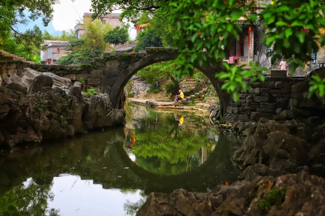 别去丽江挤了！这座距广州一个半小时的千年古镇，高铁直达，比凤凰静谧，比南浔迷人