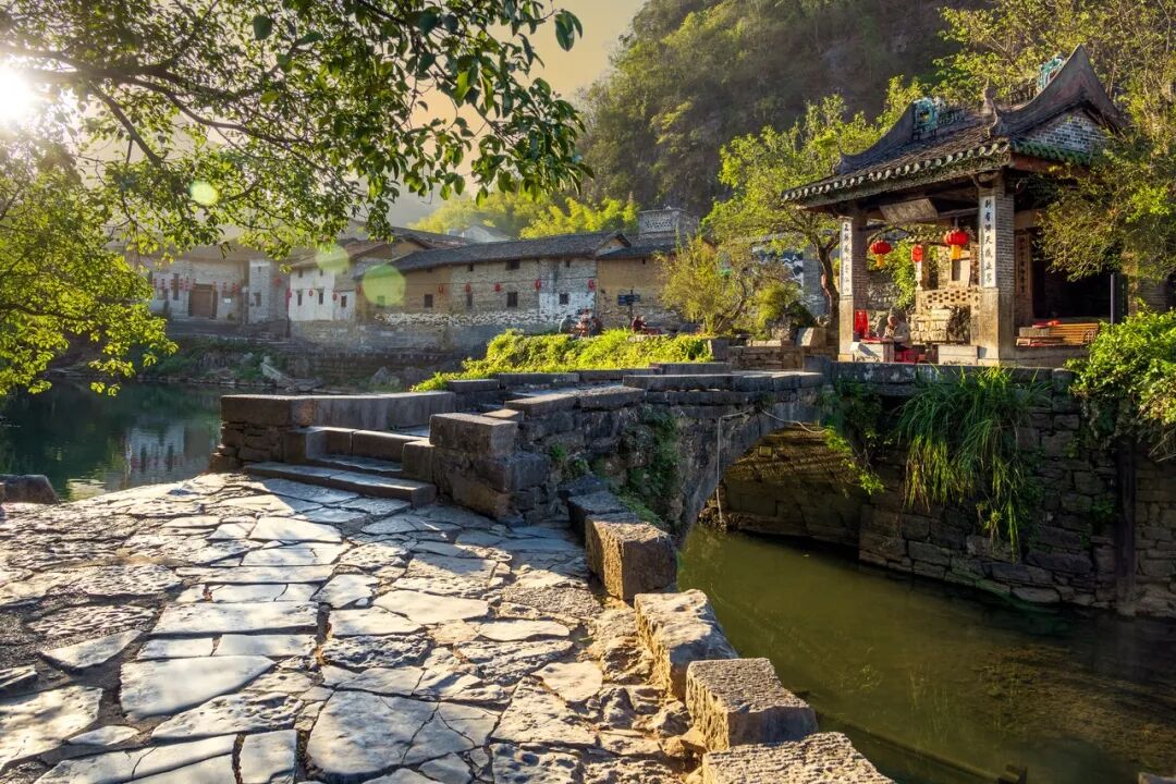 别去丽江挤了！这座距广州一个半小时的千年古镇，高铁直达，比凤凰静谧，比南浔迷人