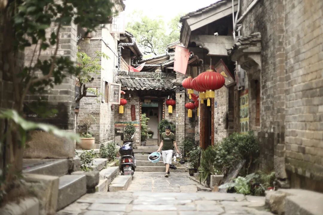 别去丽江挤了！这座距广州一个半小时的千年古镇，高铁直达，比凤凰静谧，比南浔迷人