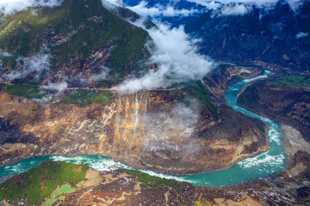 中国唯一买票才能进的县城，风景不输稻城，水色媲美九寨，很多人都没听说过！