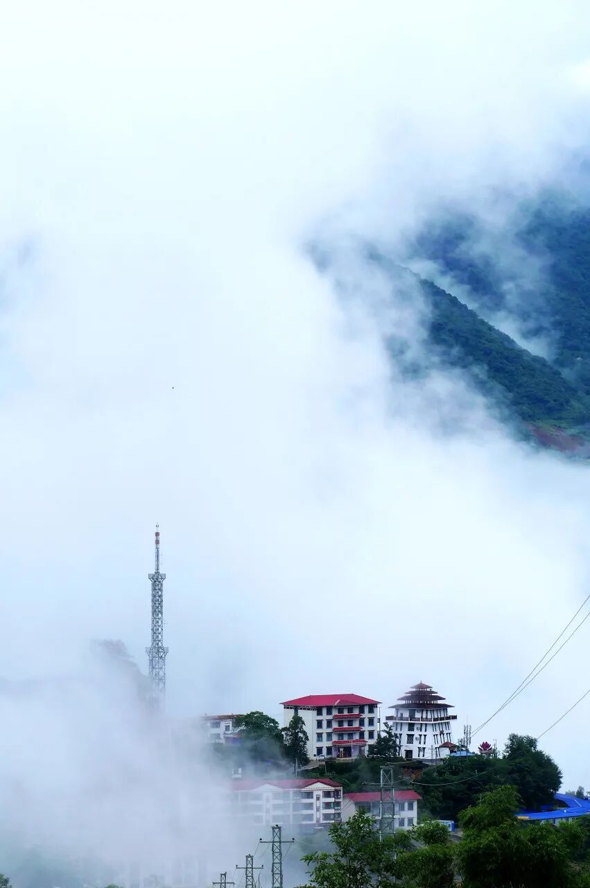中国唯一买票才能进的县城，风景不输稻城，水色媲美九寨，很多人都没听说过！