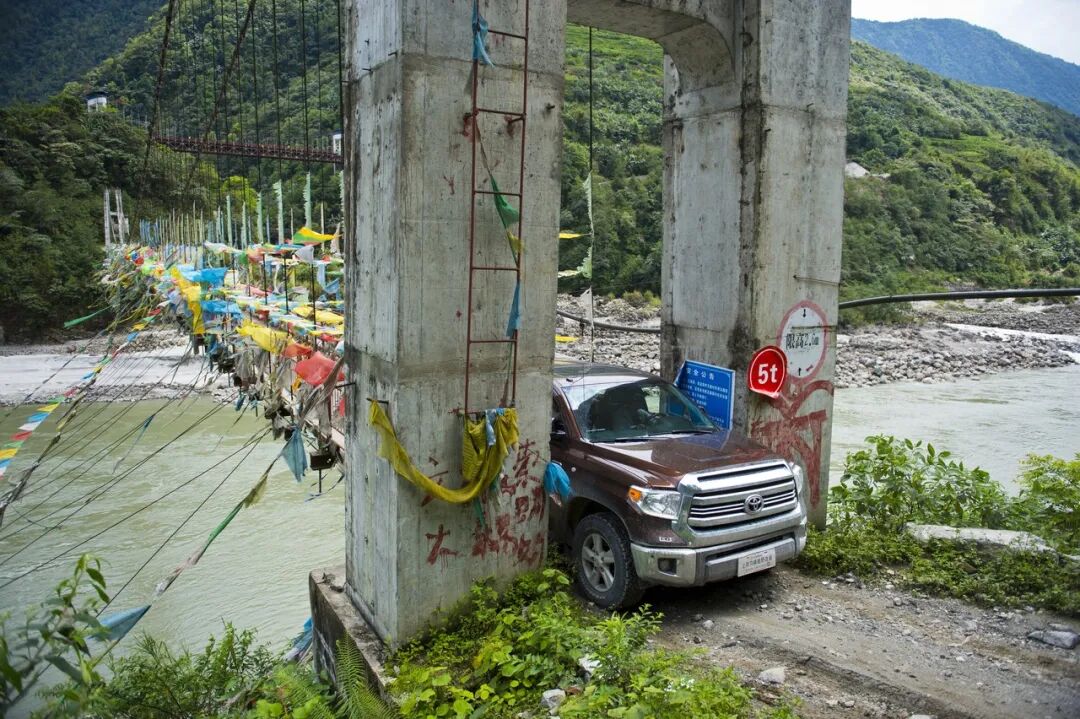 中国唯一买票才能进的县城，风景不输稻城，水色媲美九寨，很多人都没听说过！