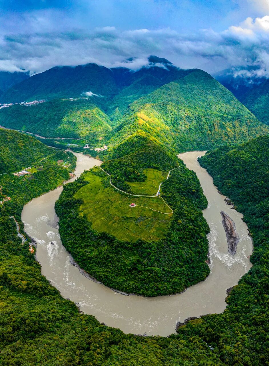 中国唯一买票才能进的县城，风景不输稻城，水色媲美九寨，很多人都没听说过！