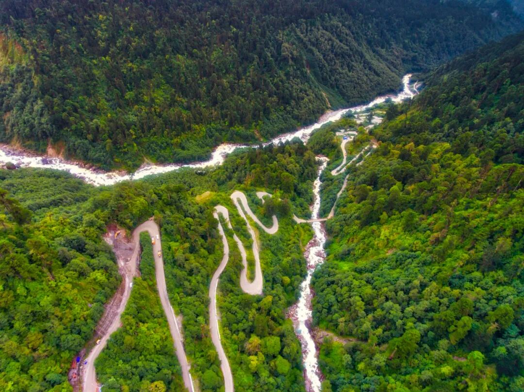 中国唯一买票才能进的县城，风景不输稻城，水色媲美九寨，很多人都没听说过！