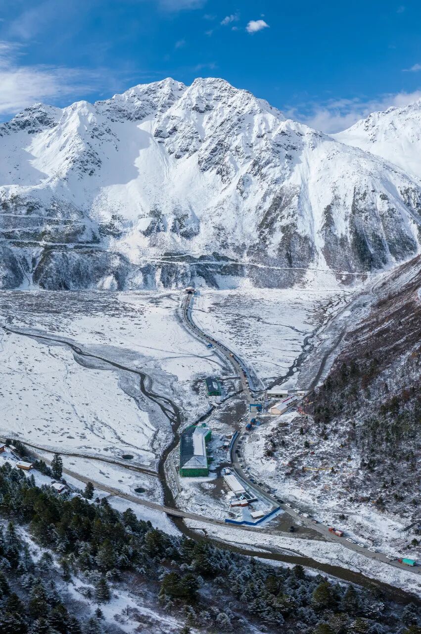 中国唯一买票才能进的县城，风景不输稻城，水色媲美九寨，很多人都没听说过！