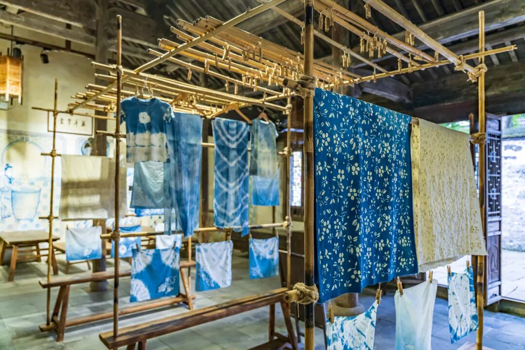 最佛系的江南小城藏不住了！凭“中国最美火车站”爆火，2.6亿网友心动：想去打地铺！