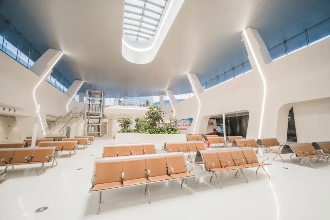 最佛系的江南小城藏不住了！凭“中国最美火车站”爆火，2.6亿网友心动：想去打地铺！