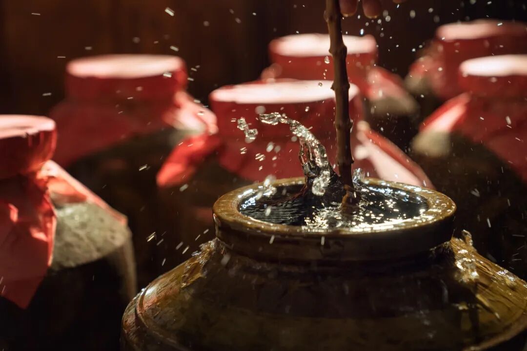 最佛系的江南小城藏不住了！凭“中国最美火车站”爆火，2.6亿网友心动：想去打地铺！