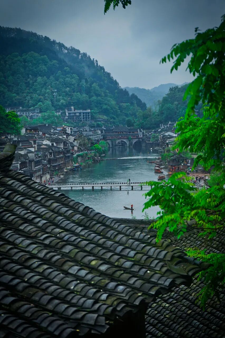 中国最被“误解”的地方，因赶尸出名，美到不像人间，让黄磊爱了很多年...