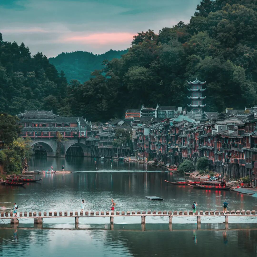 中国最被“误解”的地方，因赶尸出名，美到不像人间，让黄磊爱了很多年...