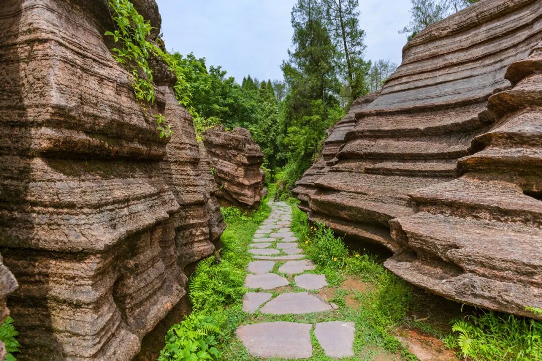 中国最被“误解”的地方，因赶尸出名，美到不像人间，让黄磊爱了很多年...