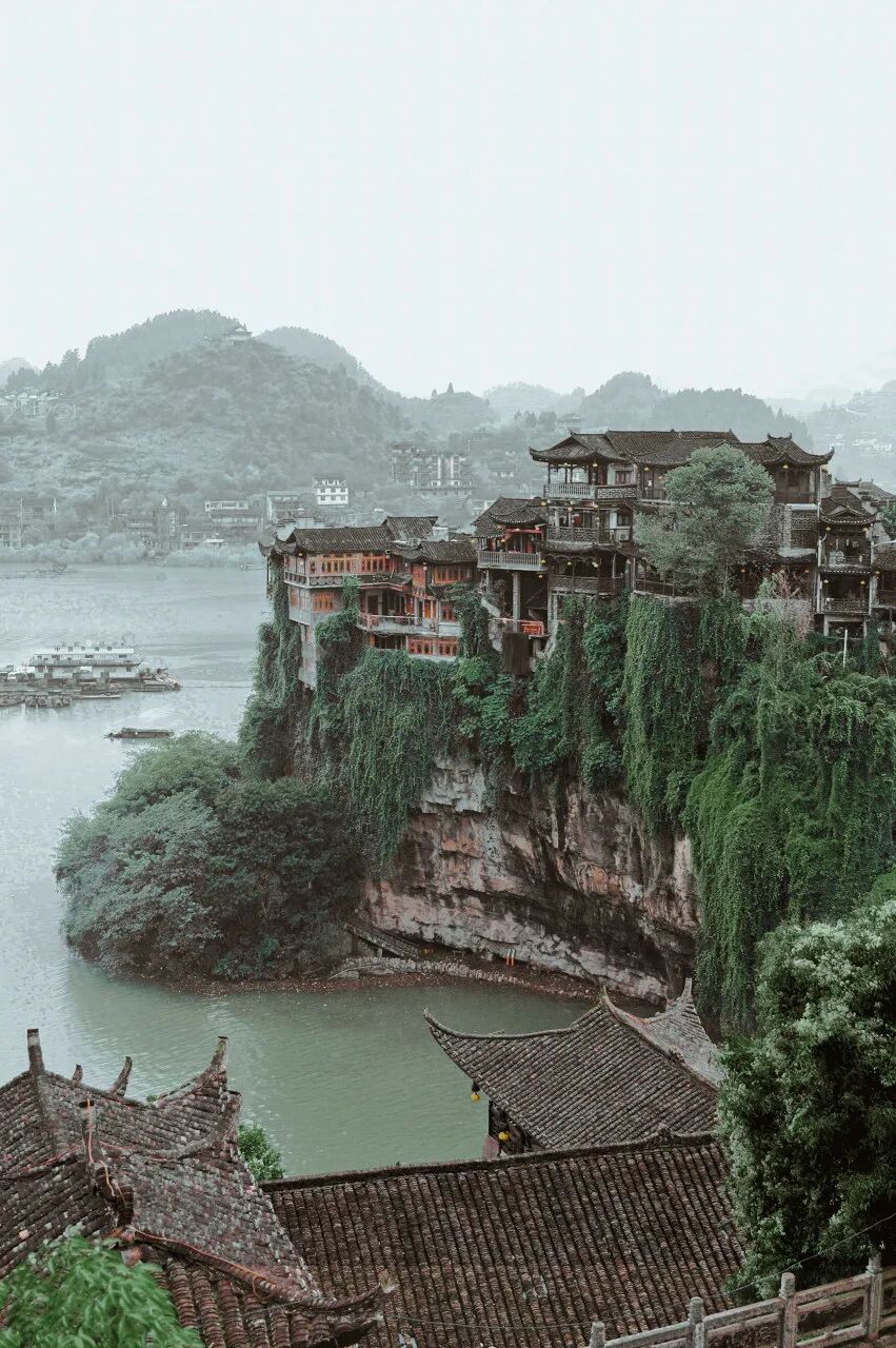 中国最被“误解”的地方，因赶尸出名，美到不像人间，让黄磊爱了很多年...