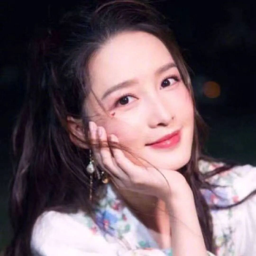 李沁出道以来第一次摇人宣传