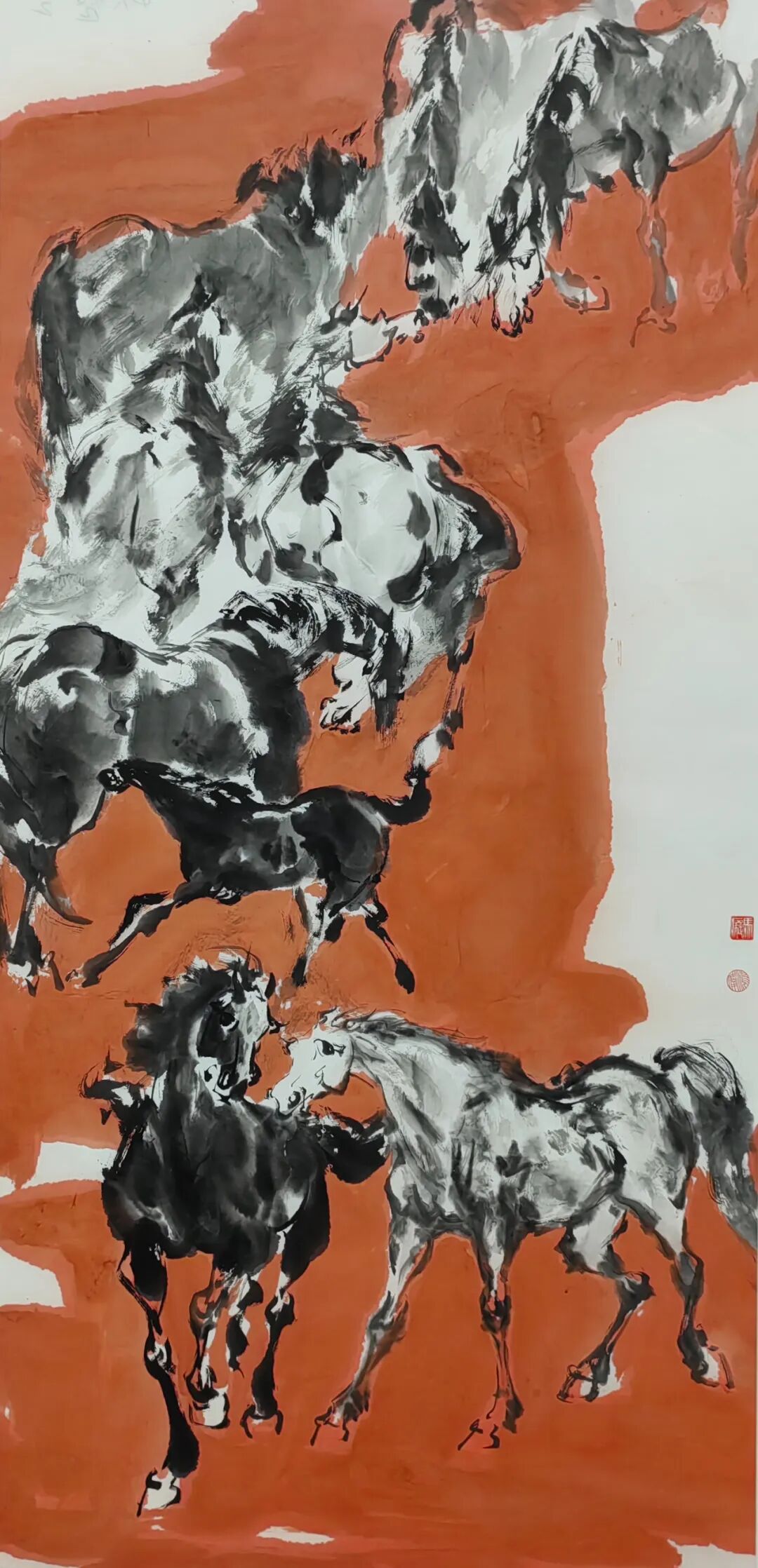 孙宏伟的画马艺术因其独异的自我面目与其他画马的画家作品区别开来