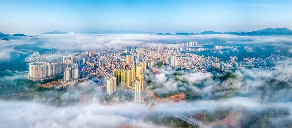 踏着奋进鼓点广宁开竹马力推动百千万工程的步伐铿锵有力