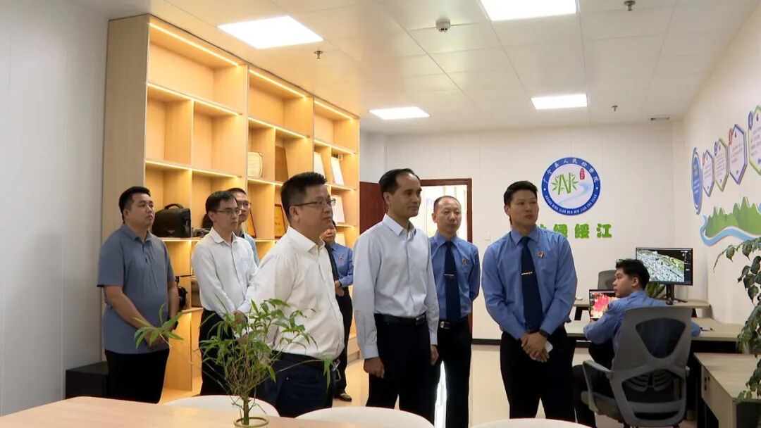 您现在的位置:>首页>新闻中心>市人民检察院检察长冯亮,县委书记陈超