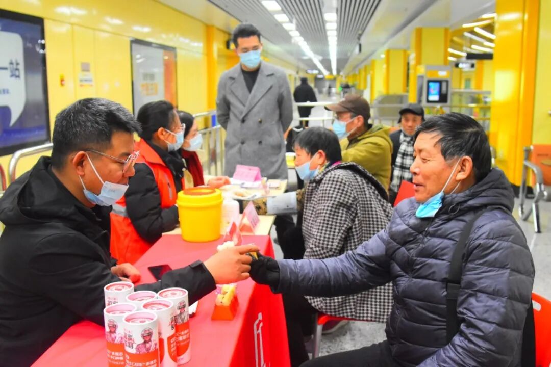 11.4号线北寺塔塔影暖冬·情暖银发 站务四车间徐佳203271（2）.jpg