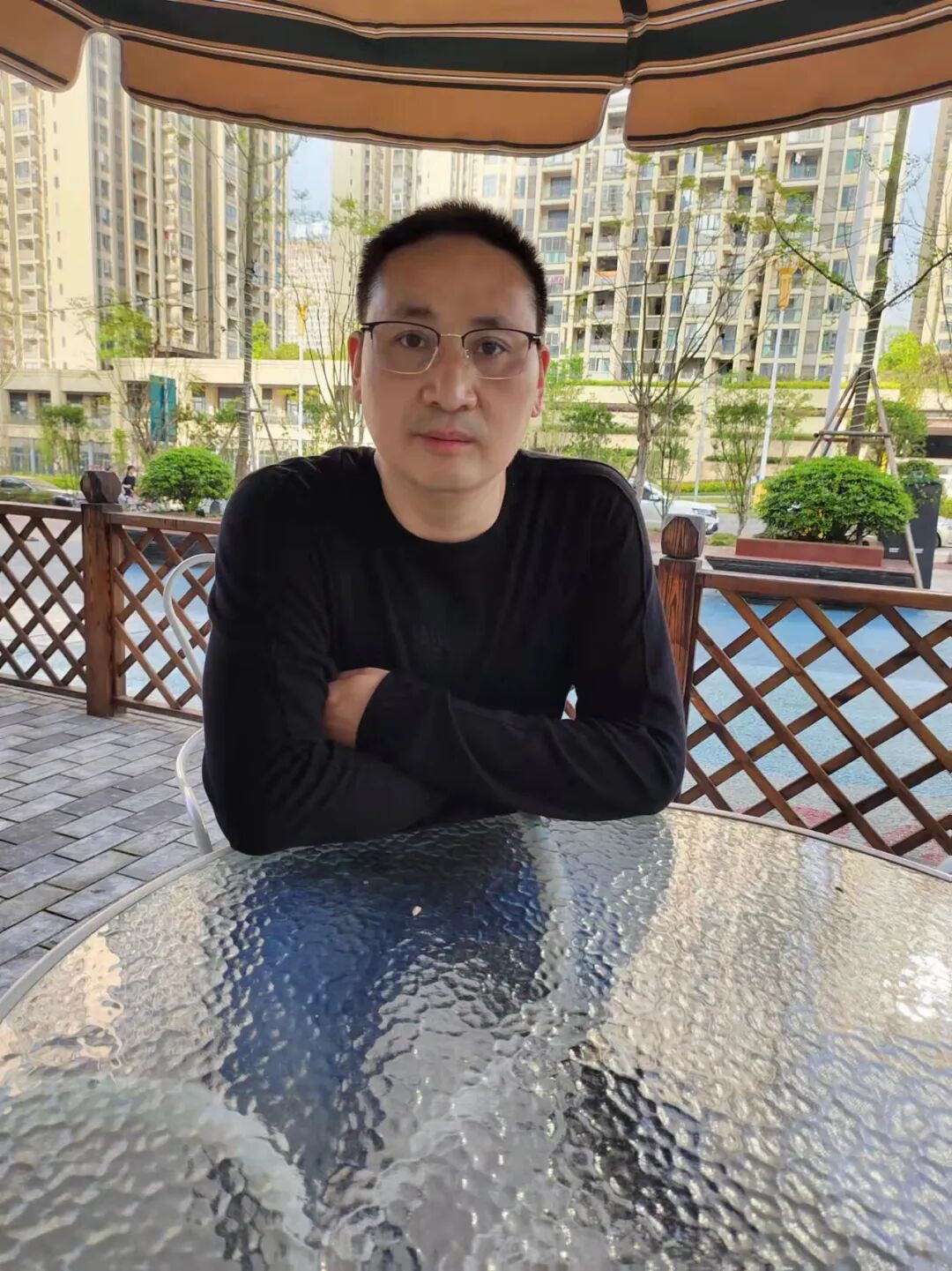 风过,弦上颤栗不会停留(李洪组诗5首)