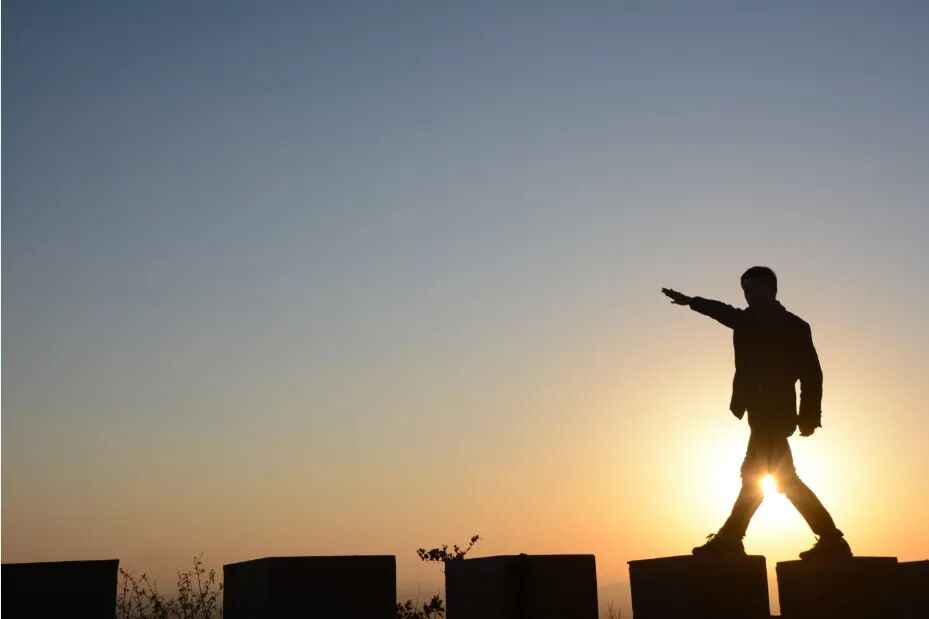 马维驹诗歌10首|扶正倒悬的生命