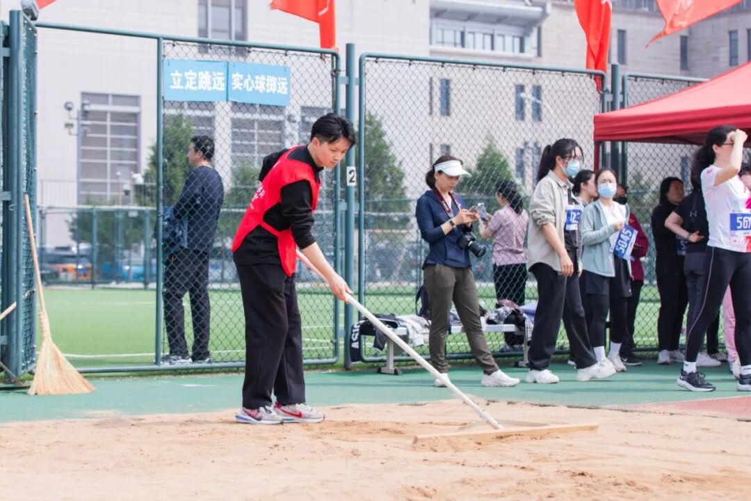 260424运动会-立定跳远女-郭梦姣-2.jpg