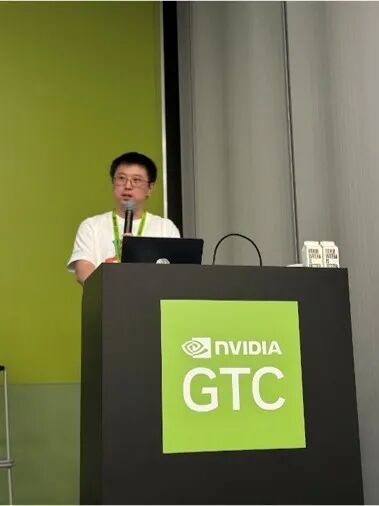 朱毅鑫在GTC 2025汇报.jpg