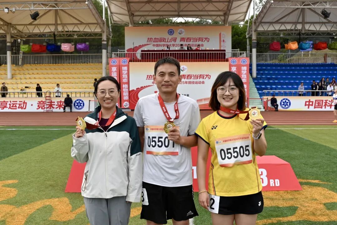 化工纳米混合接力小队（续振齐 摄）.jpg