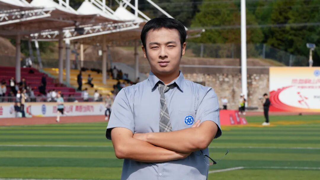 邓翰辰 调色（公司 摄）.jpg