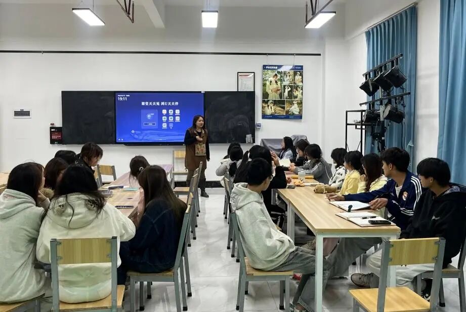 薪火相传·艺路同行- 学生会网媒信息部“摄影技巧专题培训会”圆满完成 第 2 张