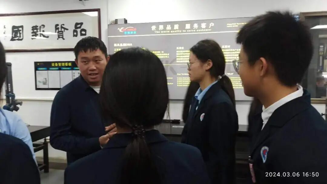 “行走的思政课+劳创课”让师生走进身边的高科技企业