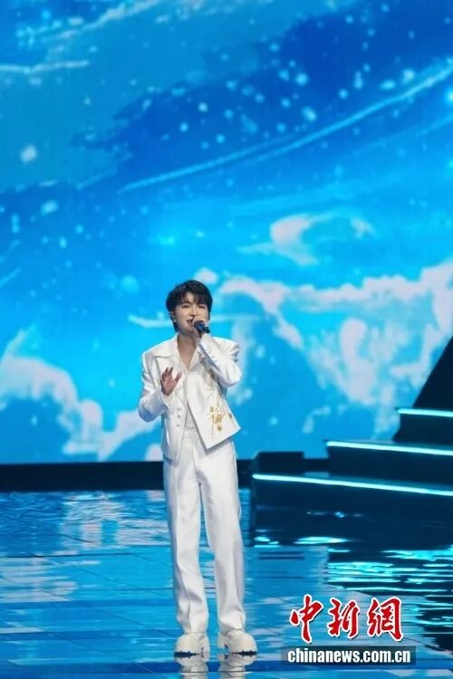 “湾区升明月”2025大湾区电影音乐晚会在澳门举行