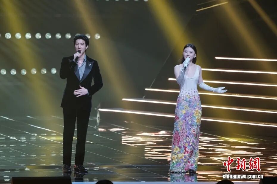 “湾区升明月”2025大湾区电影音乐晚会在澳门举行