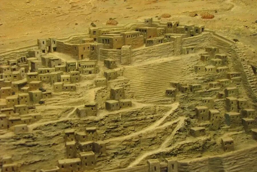 什么是大卫城的坚固磐石？