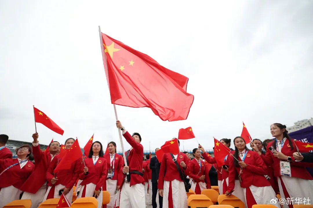 巴黎奥运会开幕！马龙举旗、贾玲亮相、传奇歌手现身，中国红闪耀塞纳河（组图） - 5