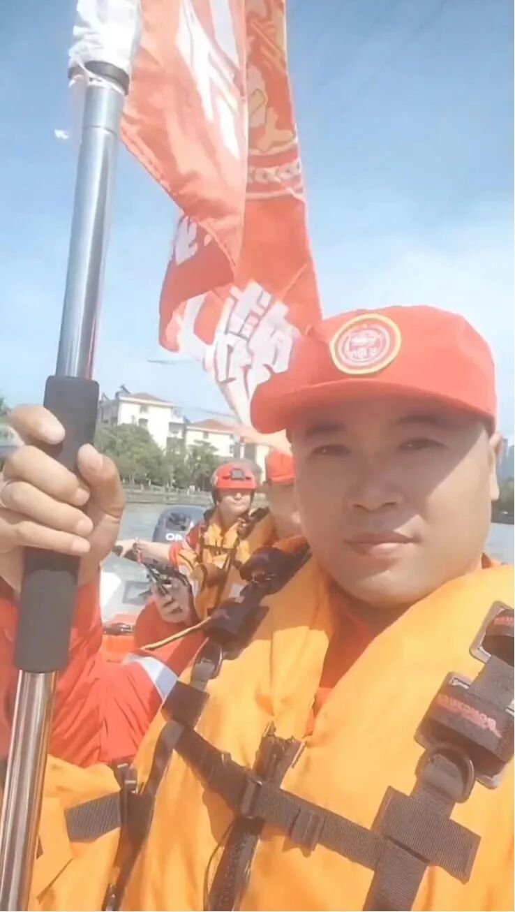 摔断四根肋骨那一刻他得多疼啊