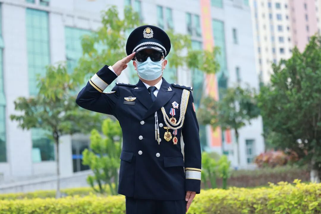 电视剧都不敢这么演！缉毒警卧底侦查连续偶遇同事