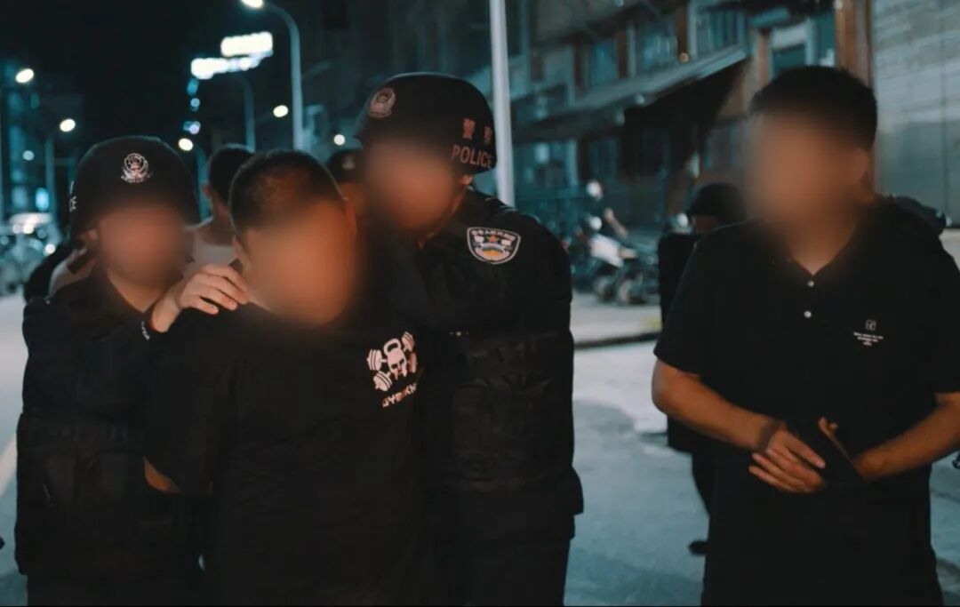 电视剧都不敢这么演！缉毒警卧底侦查连续偶遇同事