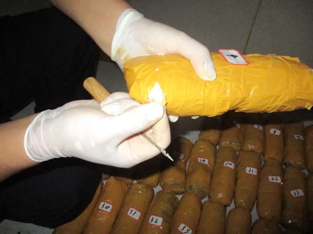 电视剧都不敢这么演！缉毒警卧底侦查连续偶遇同事