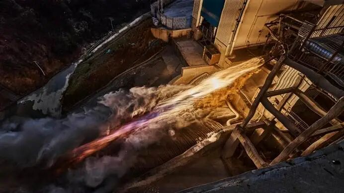 图片包含 桌子, 覆盖, 木, 棕色 AI 生成的内容可能不正确。