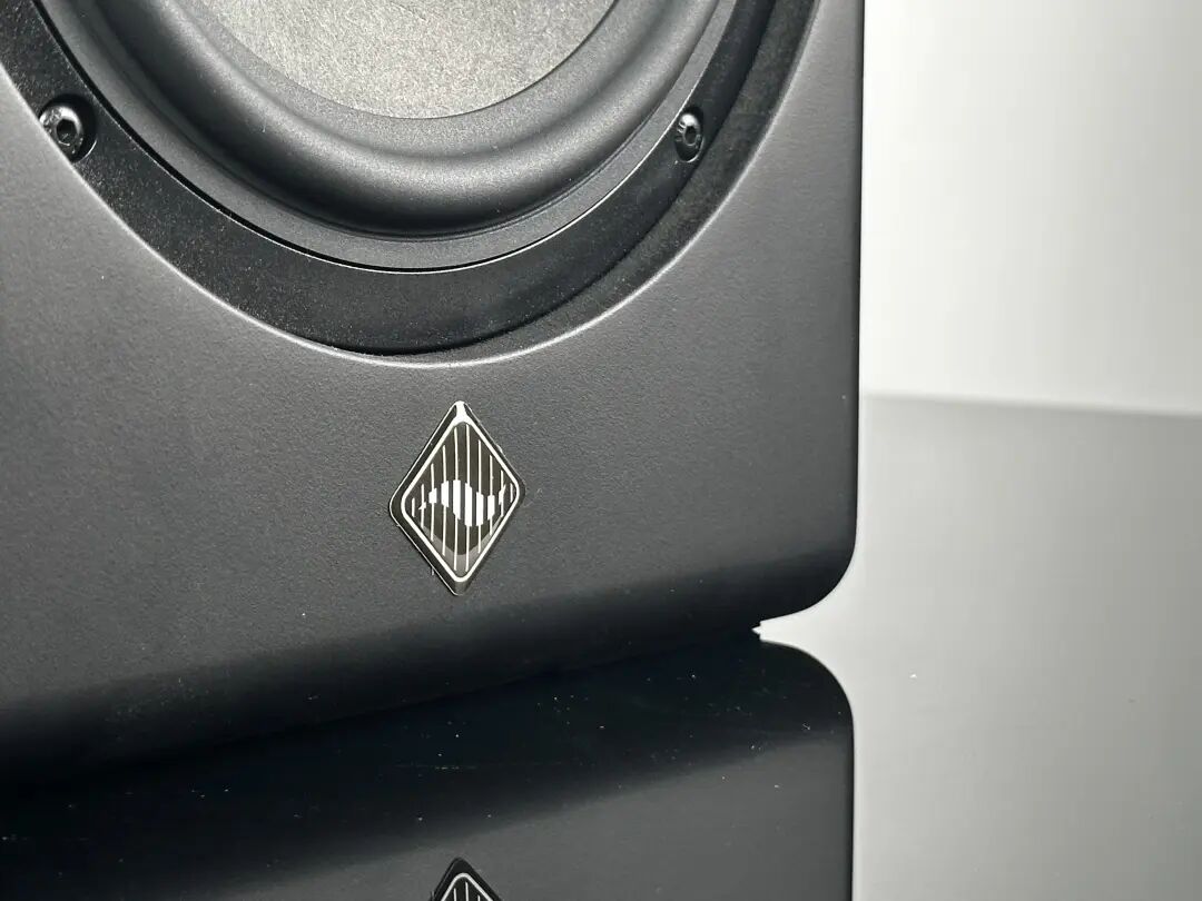 试听｜“低频自然、声音中性耐听” 韩国AsciLab F6B书架音箱-影音新生活