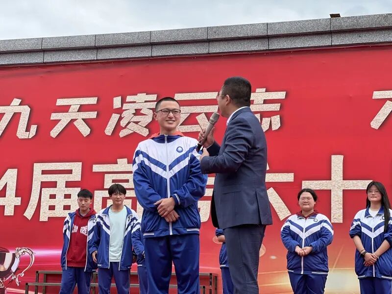 沿河第三高级中学:激情誓师 逐梦高考