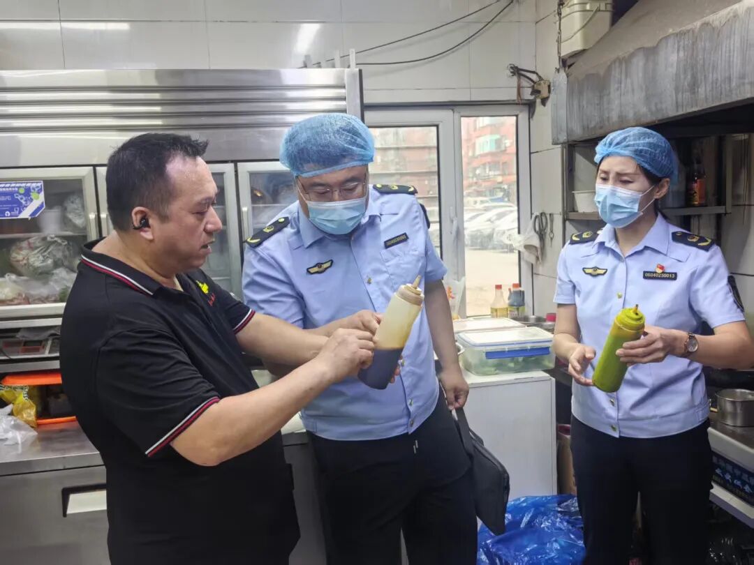 _清风护夏·市监同行丨清风夏日护食安 网红外卖突击检查在行动（第二期）_清风护夏·市监同行丨清风夏日护食安 网红外卖突击检查在行动（第二期）