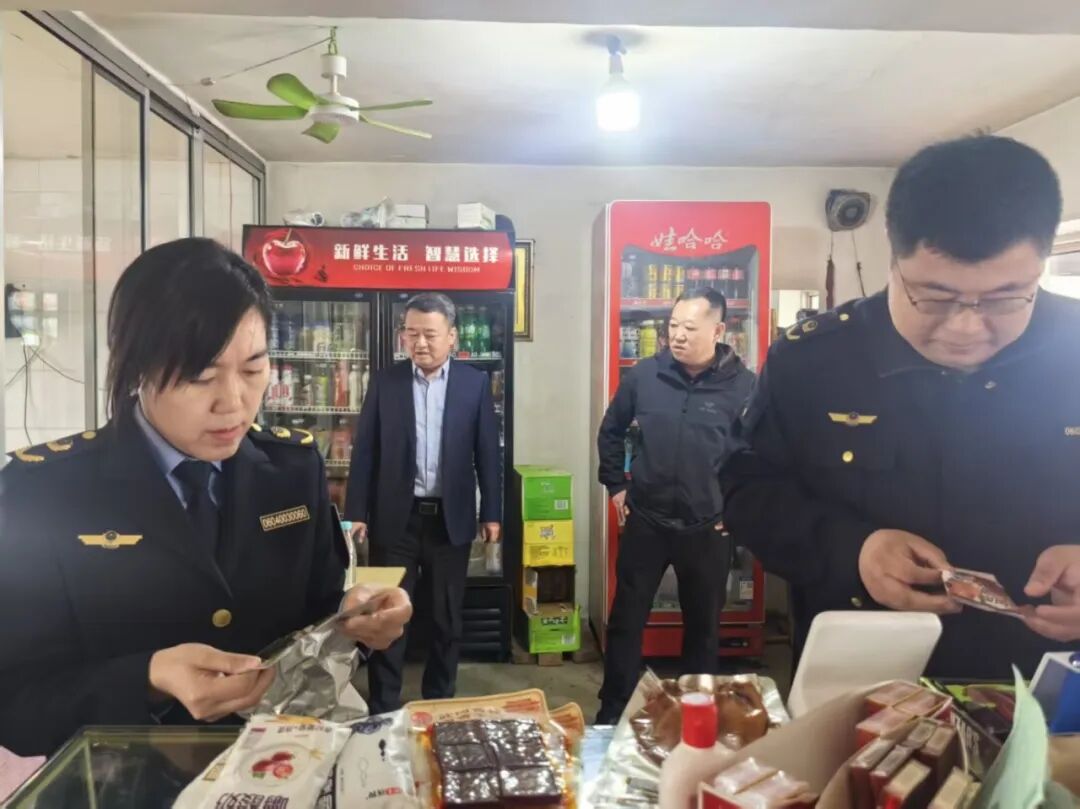 _以“坚守”换“安心” “市监蓝”织密安全防护网（二）_以“坚守”换“安心” “市监蓝”织密安全防护网（二）