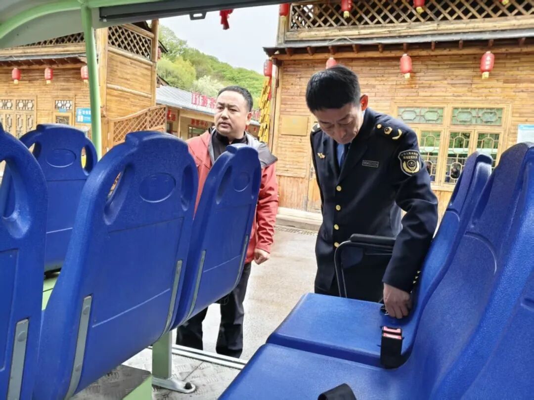 以“坚守”换“安心” “市监蓝”织密安全防护网（三）__以“坚守”换“安心” “市监蓝”织密安全防护网（三）